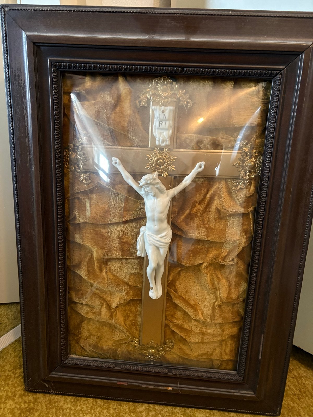 Antiek Kruisbeeld in Lijst - Christus aan het Kruis, Antiek en Kunst, Ophalen of Verzenden