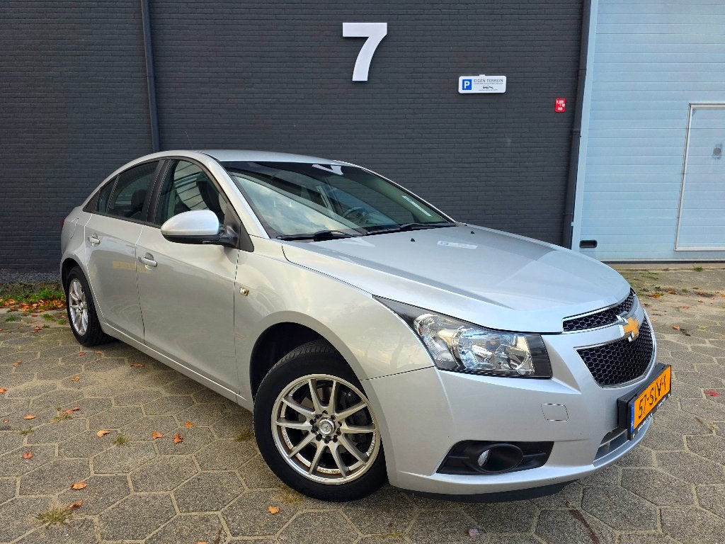 ✅️ Chevrolet Cruze 1.8 Benzine 2011 ✅️ Nieuwe APK ✅️, Auto's, Voorwielaandrijving, Dealer onderhouden, 15 km/l, Zwart
