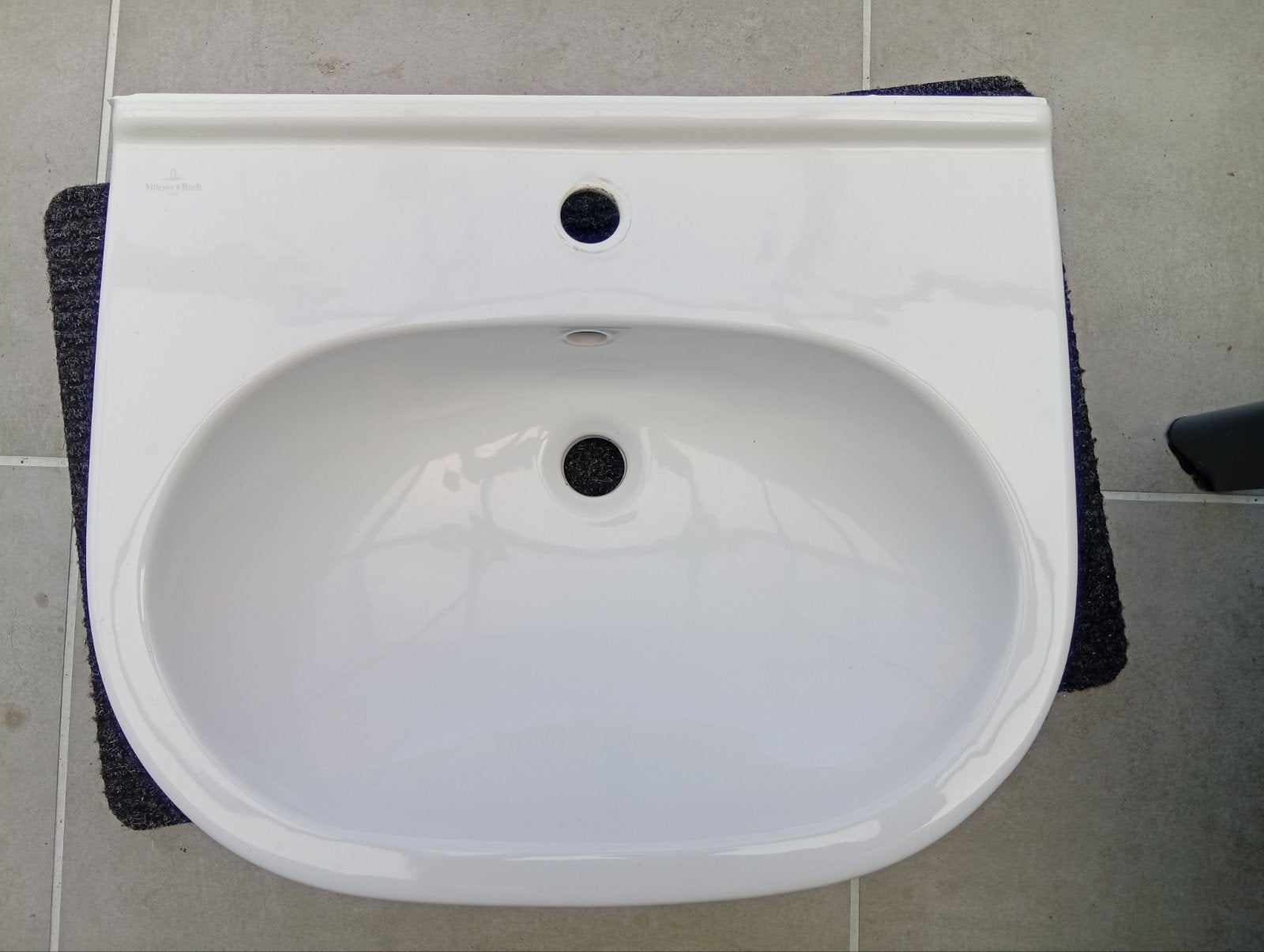 Zo goed als nieuwe Villeroy & Boch wastafel, Huis en Inrichting, Badkamer | Badkamermeubels, Ophalen