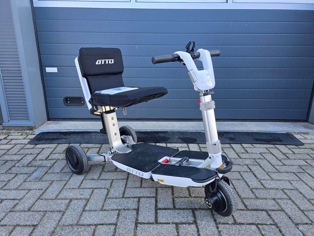 Atto moving life opvouwbare scootmobiel, Diversen, Ophalen, Zo goed als nieuw, 26 t/m 35 km, 10 km/u of minder