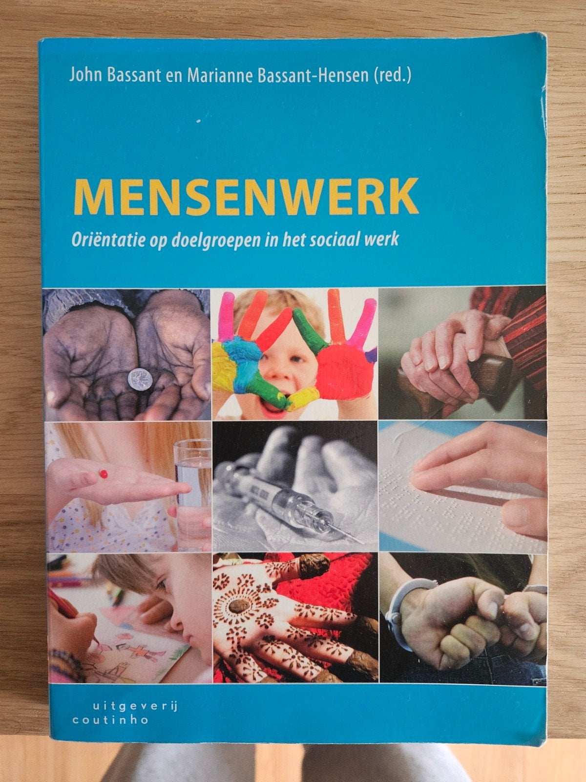 Mensenwerk: Oriëntatie op doelgroepen in het sociaal werk, John Bassant en Marianne Bassant-Hensen (red.), Zo goed als nieuw, Gamma