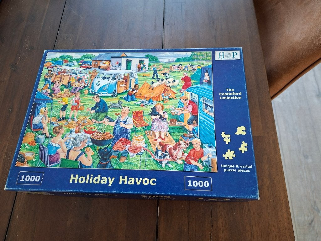 HOP puzzel Holiday Havoc, Ophalen of Verzenden, 500 t/m 1500 stukjes, Zo goed als nieuw, Legpuzzel