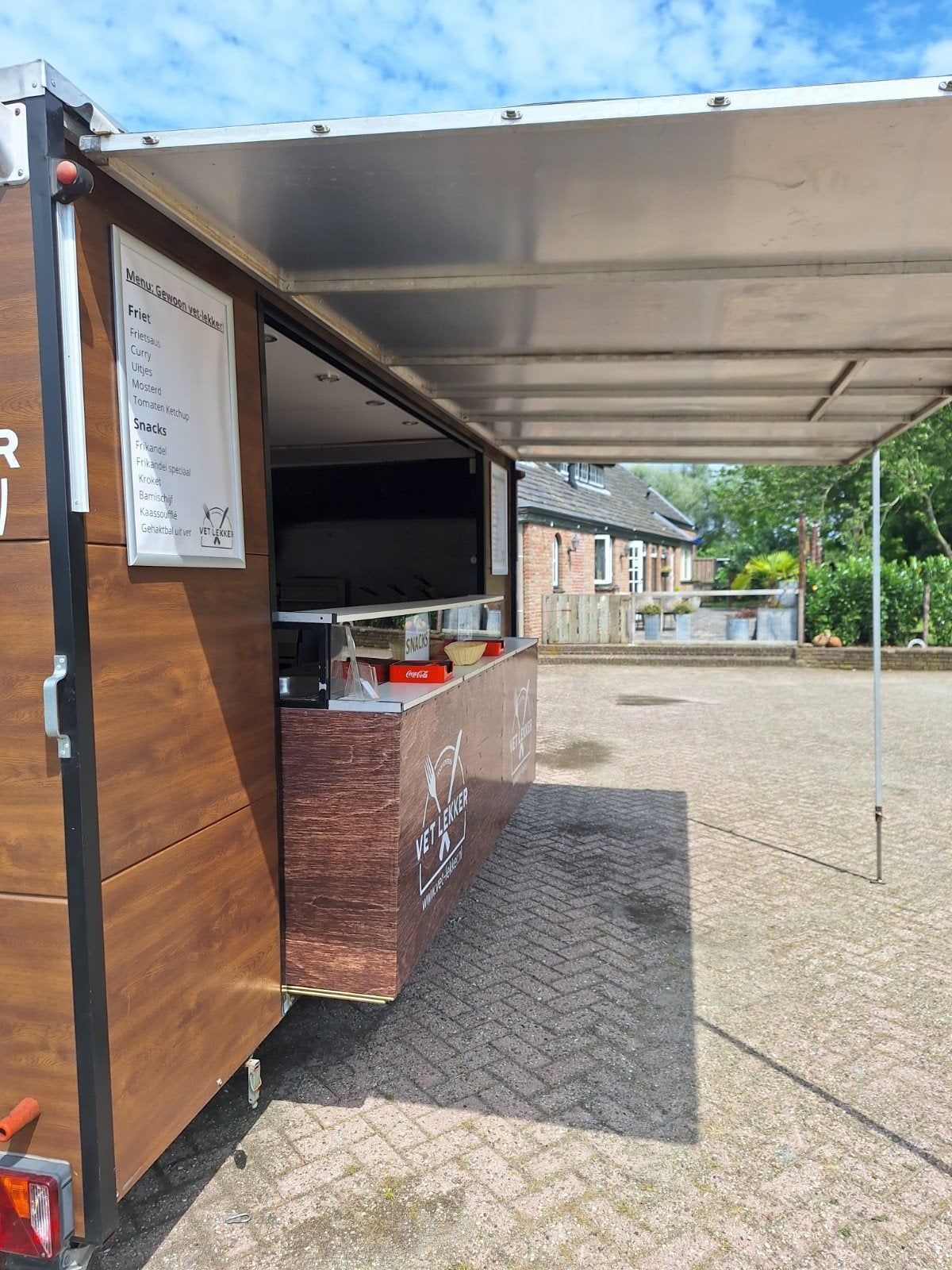 Foto 9 van Foodwagon Frietwagen voor friet snacks en Hamburgers bakken