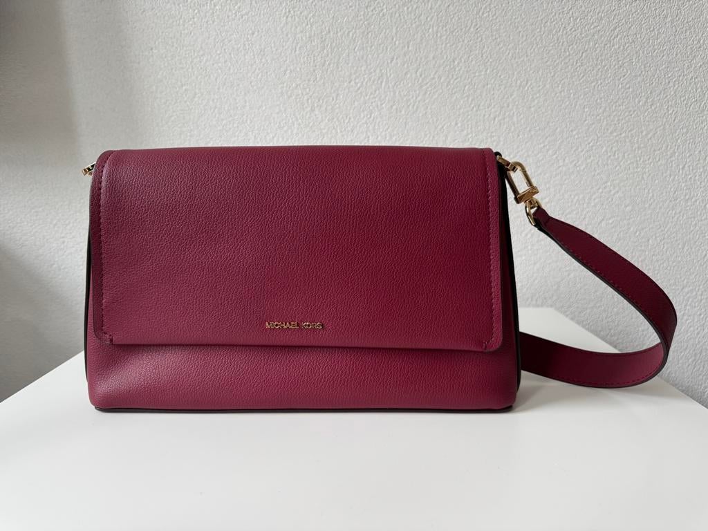 Michael Kors schoudertas bordeaux, Sieraden, Tassen en Uiterlijk, Tassen | Damestassen, Nieuw, Schoudertasje, Rood, Verzenden