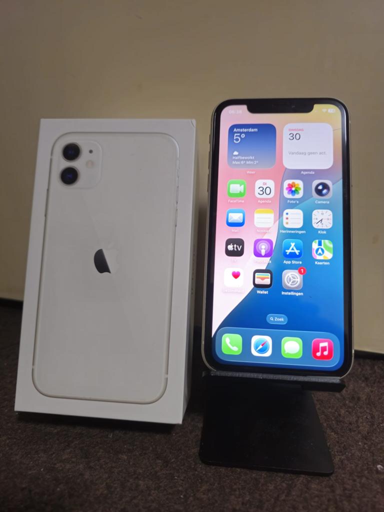 iPhone 11 — 128GB batterij conditie 72% met gratis hoesje, 128 GB, 75 %, Wit, Zo goed als nieuw