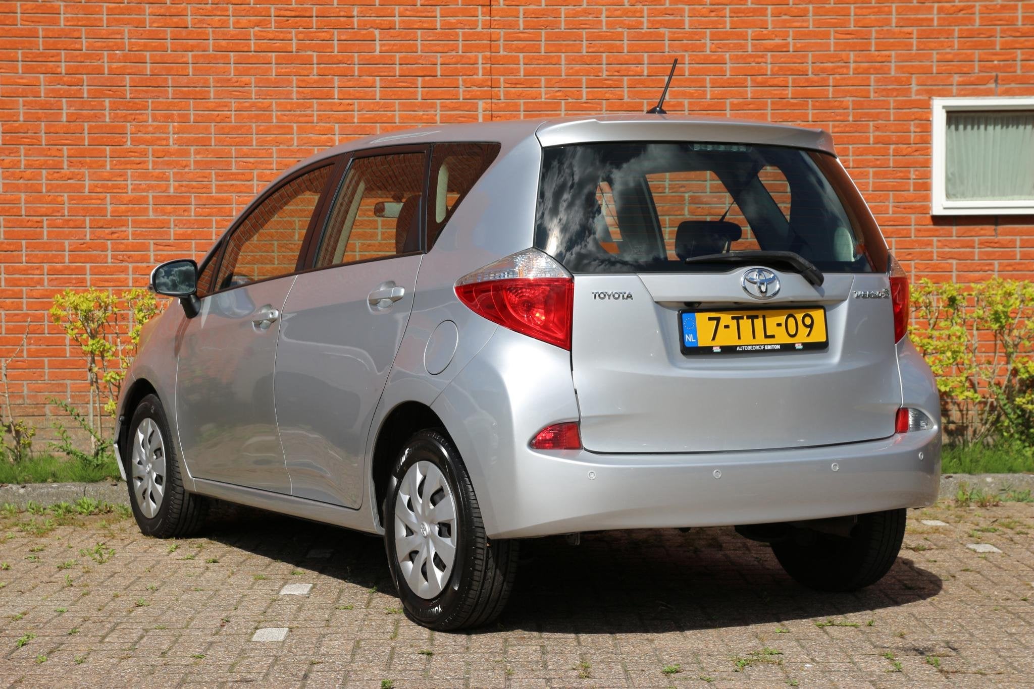 Toyota Verso-S 1.3 VVT-i 100pk Aspiration | 5 deuren | Airco, Auto's, Euro 5, Gebruikt, Zwart, 1329 cc