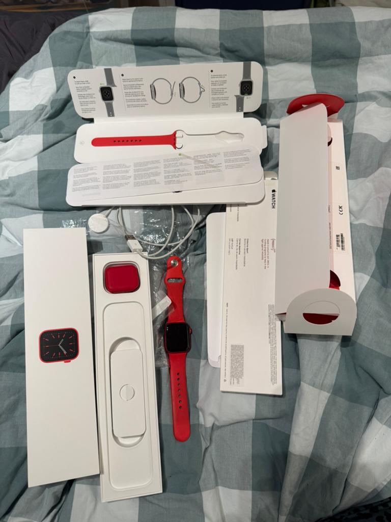 Apple Watch Series 6 - Rood - 40 mm horloge, Sieraden, Tassen en Uiterlijk, Smartwatches, Gebruikt, Rood, Verzenden