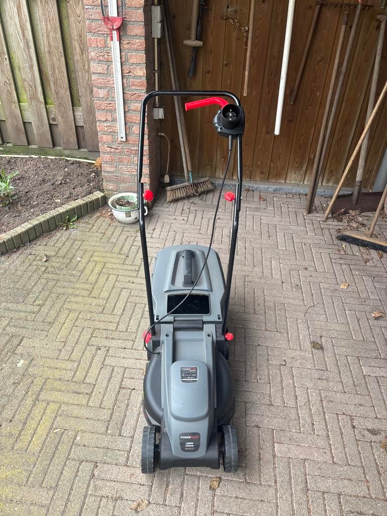 Powerplus grasmaaier 1000W, Ophalen, Cirkelmaaier, Gebruikt, Elektrische grasmaaier