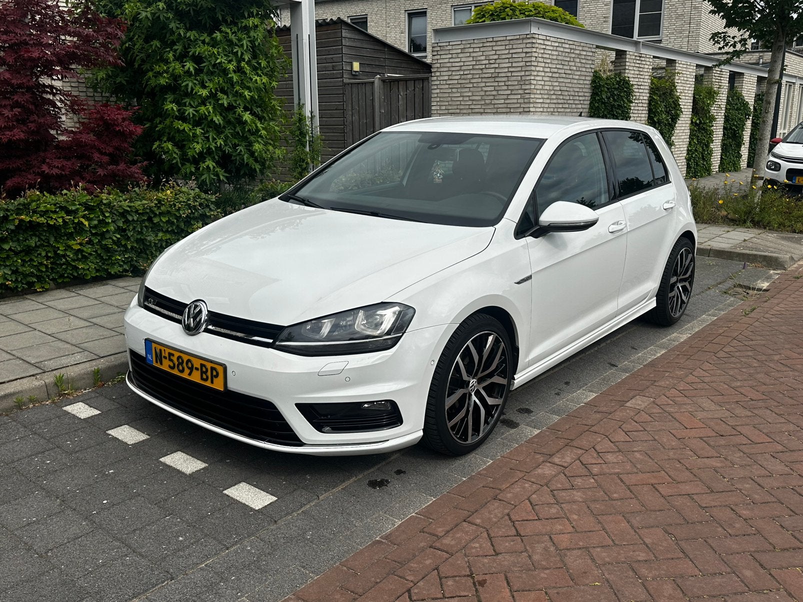 Volkswagen golf 1.2 tsi Rline, Auto's, Voorwielaandrijving, Dealer onderhouden, Stof, Zwart