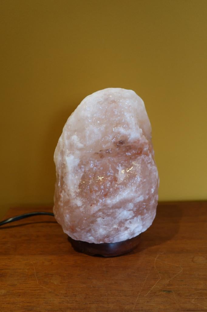Rozenkwarts Lamp - Tafellamp of zoutlamp, Ophalen of Verzenden, Zo goed als nieuw, Overige materialen, Minder dan 50 cm