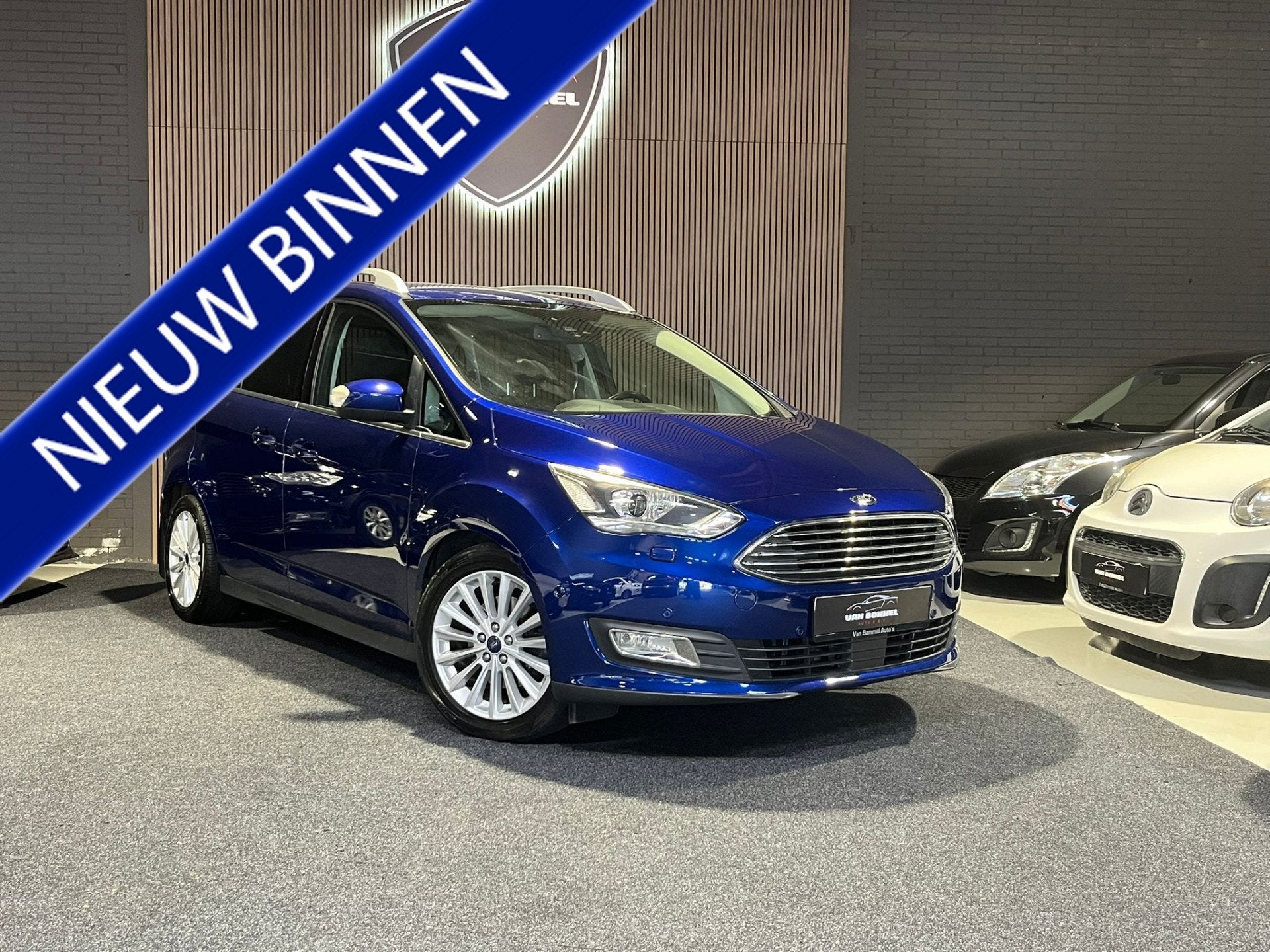Ford Grand C-Max 1.0 Titanium ClimaC.CruiseC.Elecpakket.Pdc., Auto's, Voorwielaandrijving, Stof, Gebruikt, Zwart