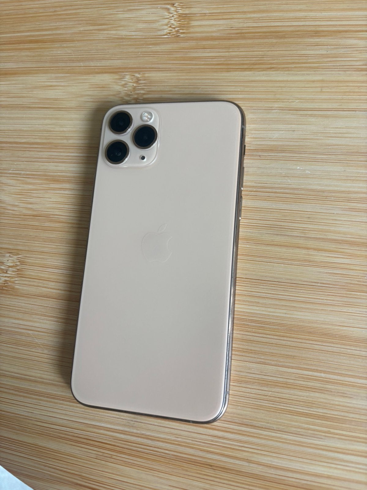 Iphone 11 pro, Ophalen, Zo goed als nieuw, 72 %, Met simlock