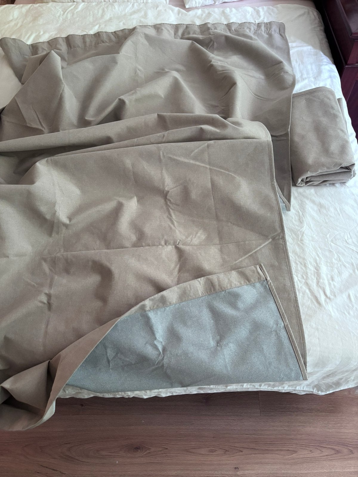 2x Jysk Gordijnen 140x300, Ophalen, 300 cm, Verduisterend, Beige