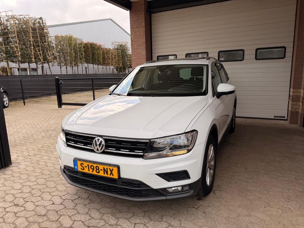 Volkswagen TIGUAN 1.5 TSI 150pk Carplay trekh massage alcant, Auto's, Euro 6, 150 pk, Alcantara, Wit