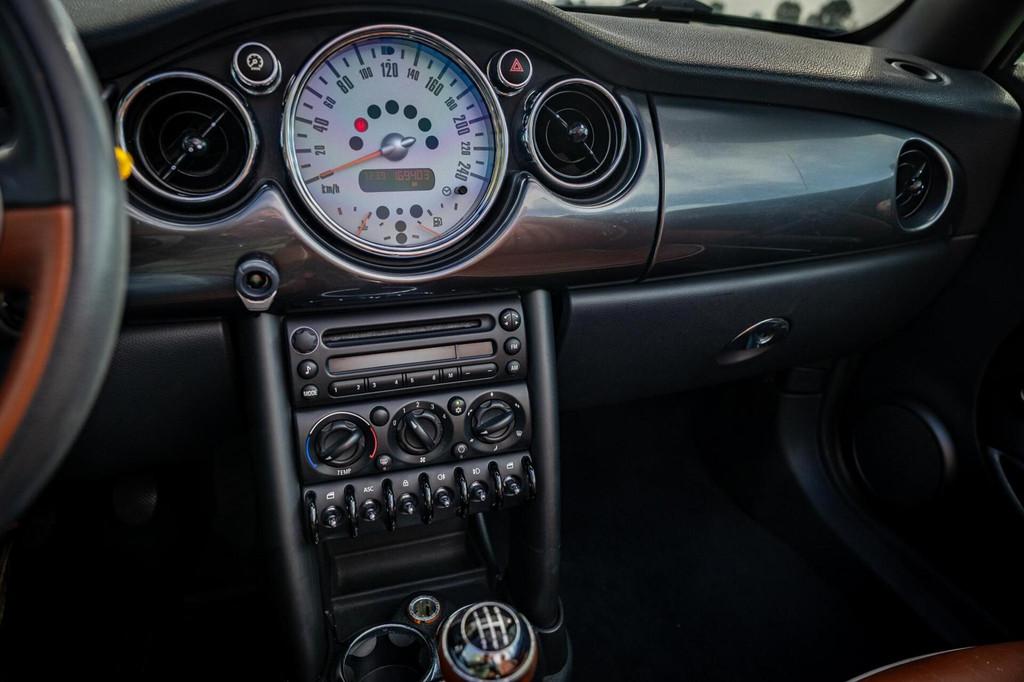 Mini Cabrio 1.6 Cooper Sidewalk |Cabrio |Leder |Nap |Stoelvw, Auto's, Voorwielaandrijving, Gebruikt, 4 cilinders, 4 stoelen