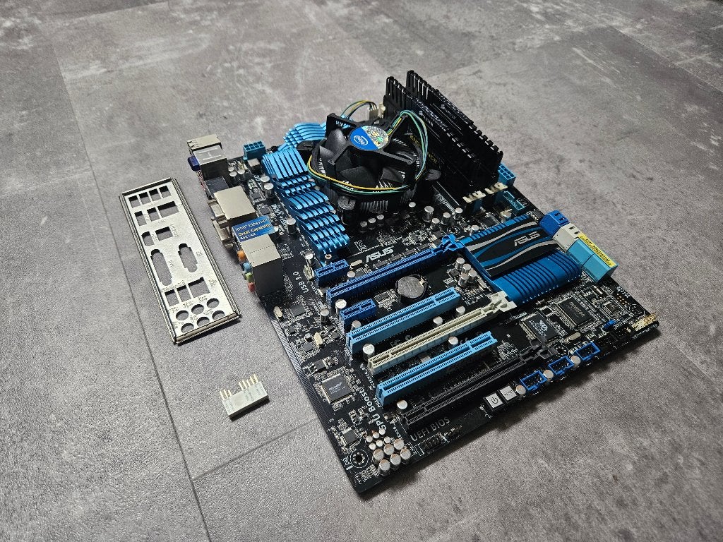 Asus P8Z68-V Pro/Gen3 + Intel Core i3 + 8GB DDR3, Computers en Software, Moederborden, Refurbished, Intel, DDR3, Ophalen of Verzenden