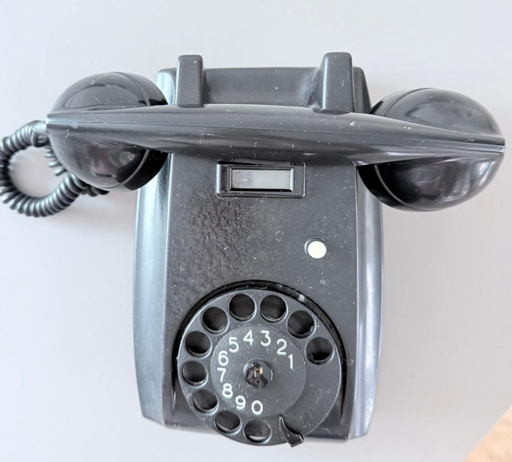 Vintage PTT wandtelefoon met draaischijf - Bakeliet, Ophalen of Verzenden, Gebruikt, Bakeliet