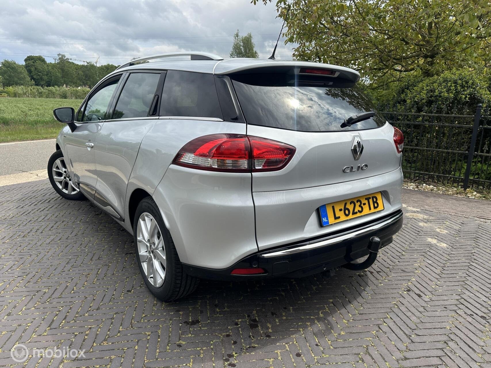 Renault Clio Estate 0.9 TCe Limited 2019 Trekhaak Cruise✅, Auto's, Voorwielaandrijving, Stof, Gebruikt, Met garantie (alle)
