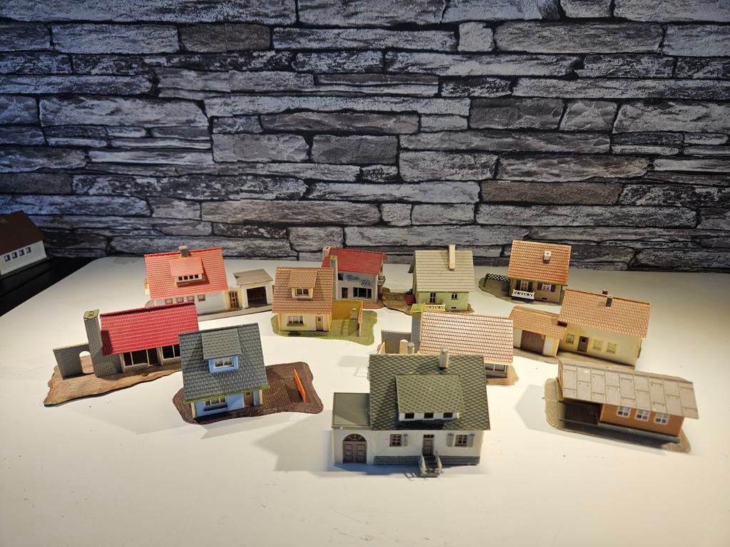 11x kleine huisjes bungalows N spoor modeltrein 1:160, Overige merken, Gebruikt, Gelijkstroom of Wisselstroom, Brug, Tunnel of Gebouw