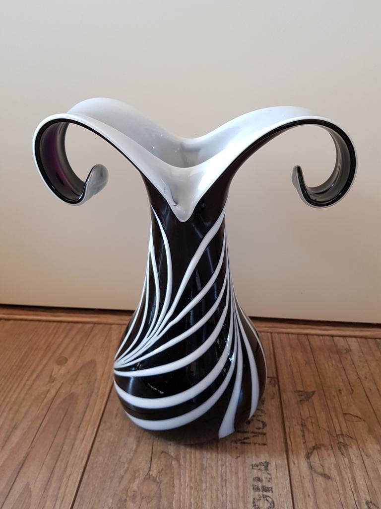 Murano vaas zwart wit design glaswerk, Antiek en Kunst, Kunst | Designobjecten, Ophalen of Verzenden