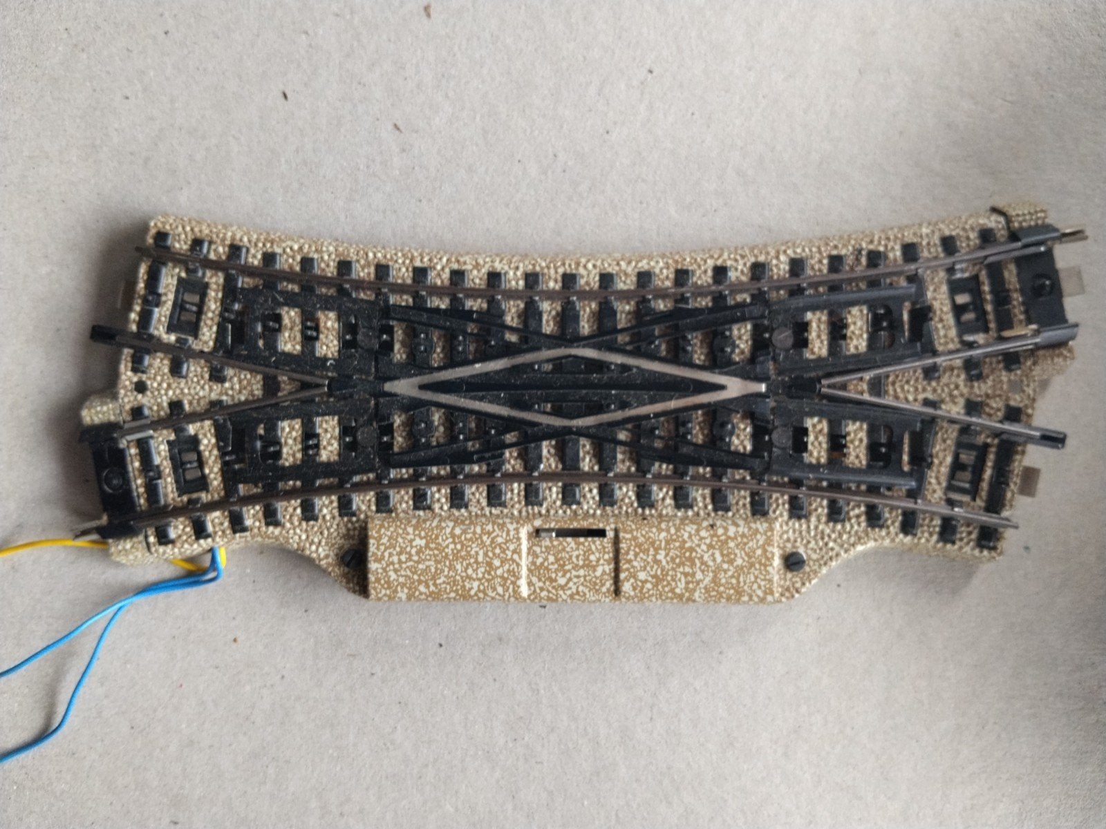 Märklin 5207 kruiswissel electrisch, Ophalen of Verzenden, Zo goed als nieuw, Märklin, Transformator of Voeding