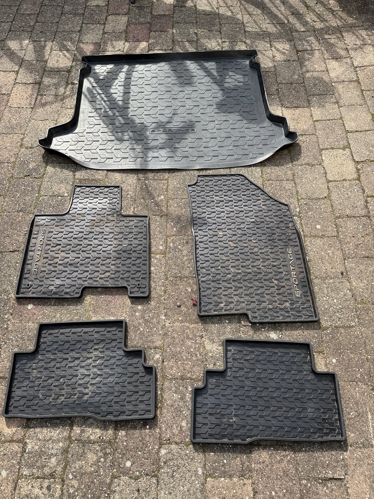 Rubberen Mattenset en Kofferbakmat Kia Sportage (vanaf 2022), Auto diversen, Ophalen, Gebruikt