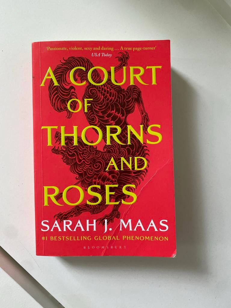 A Court of Thorns and Roses - Sarah J. Maas, Boeken, Ophalen of Verzenden, Gelezen