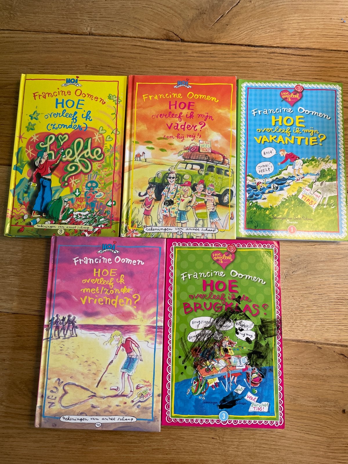 5 Hoe overleef ik... boeken van Francine Oomen, Ophalen of Verzenden, Gelezen, Fictie