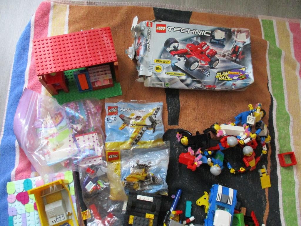 rond de 5 kilo lego met bak voor uren bouwplezier, Ophalen of Verzenden, Gebruikt, Losse stenen, Lego