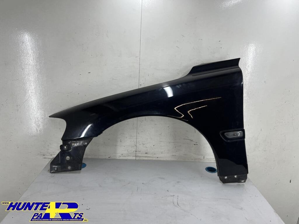 Voorscherm links zwart 452-46 Volvo V70/S60 ('00-'08), Gebruikt, Ophalen of Verzenden, Volvo, Volvo