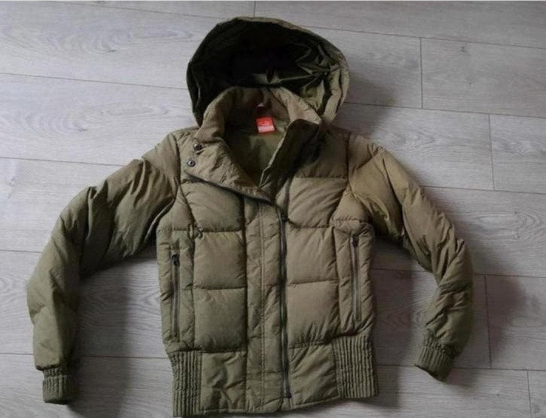 Nike groene winterjas maat s
Capuchon en bontje kunnen eraf., Ophalen of Verzenden, Zo goed als nieuw, Maat 36 (S), Groen