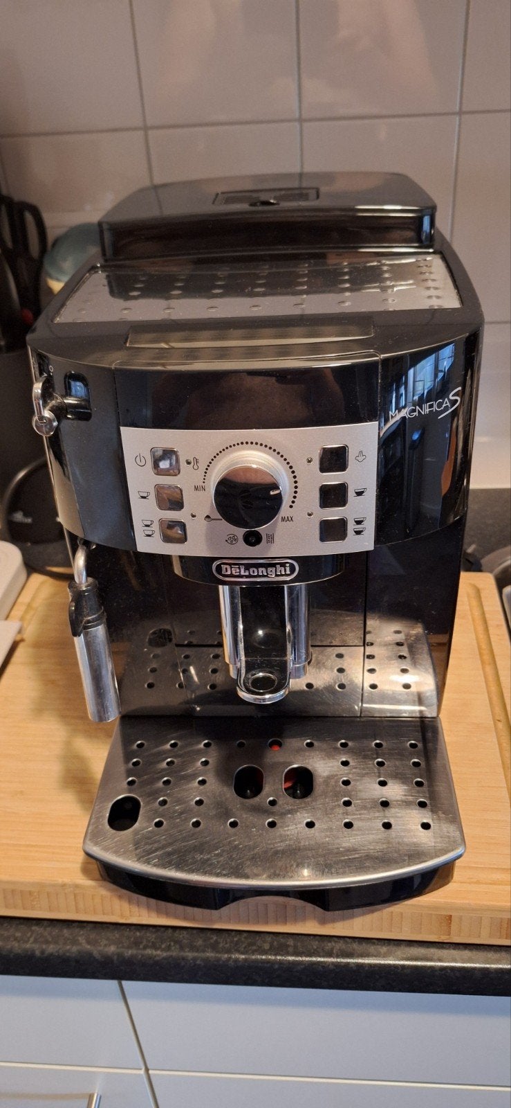 Delonghi Magnifica S ECAM 22.113.B Espressoapparaat, Witgoed en Apparatuur, Koffiezetapparaten, Ophalen, Espresso apparaat, 10 kopjes of meer