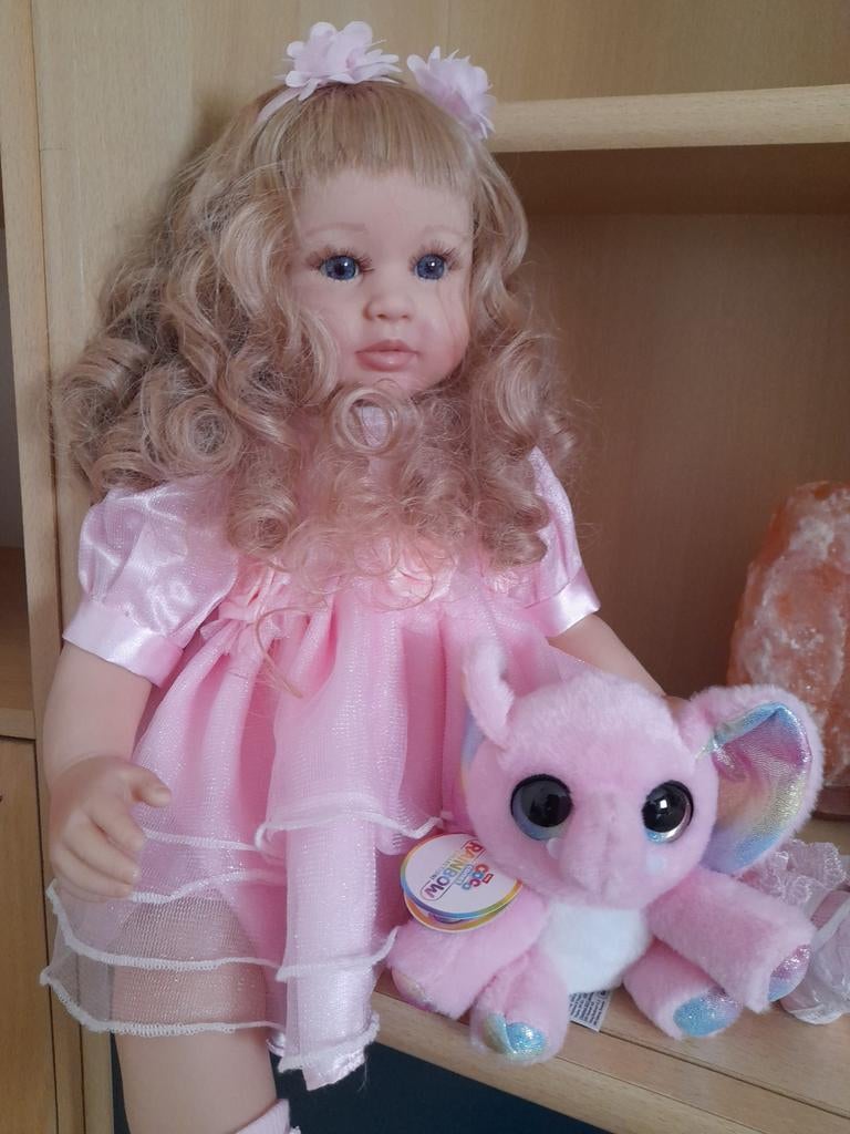 Mooie reborn 60 cm groot  mooie krullend haar, Verzamelen, Poppen, Ophalen of Verzenden, Zo goed als nieuw, Babypop