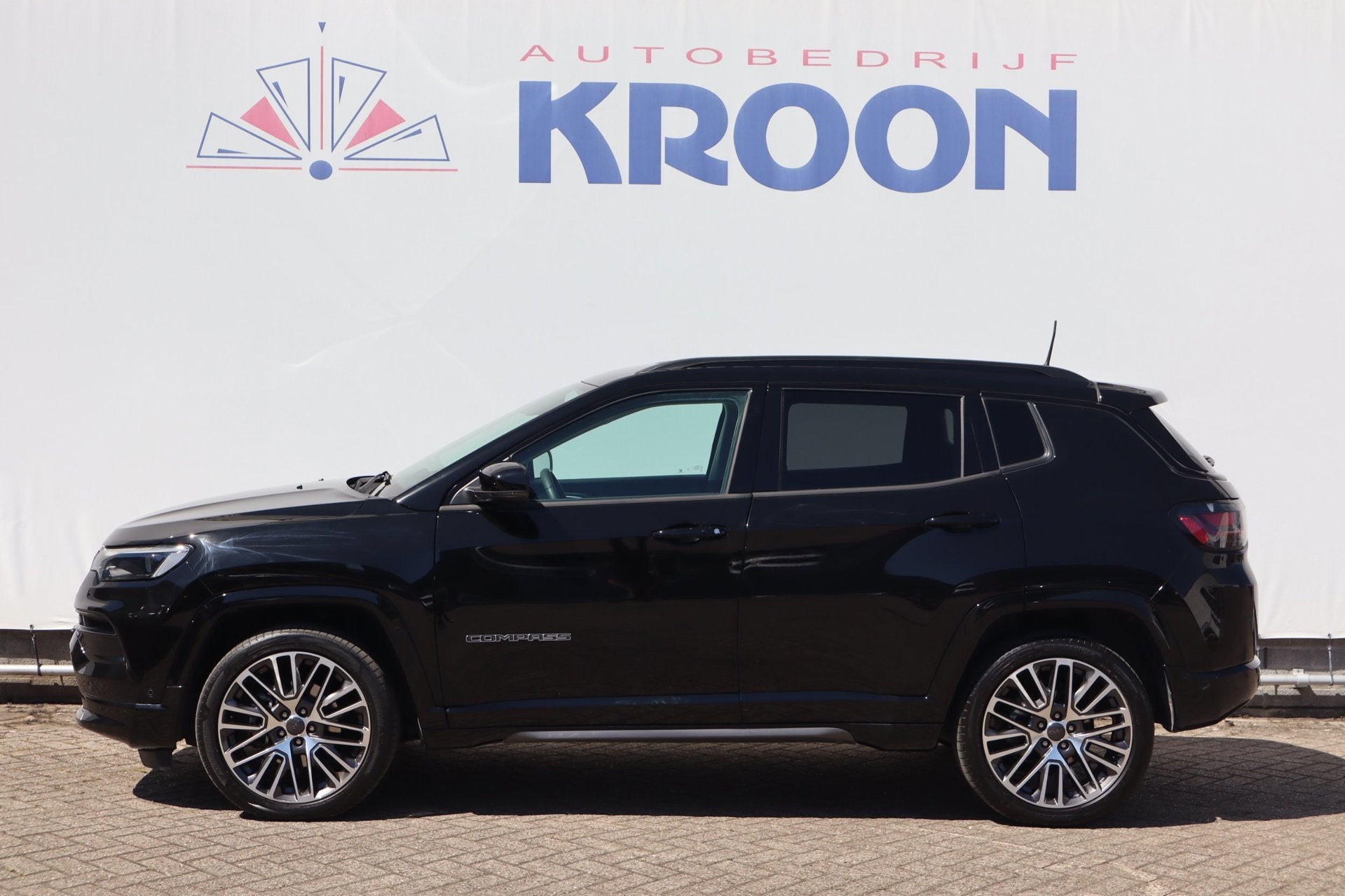 Jeep Compass 1.5T e-Hybrid Summit|Vol leder|Elektrische stoe, Dealer onderhouden, Gebruikt, Zwart, 4 cilinders