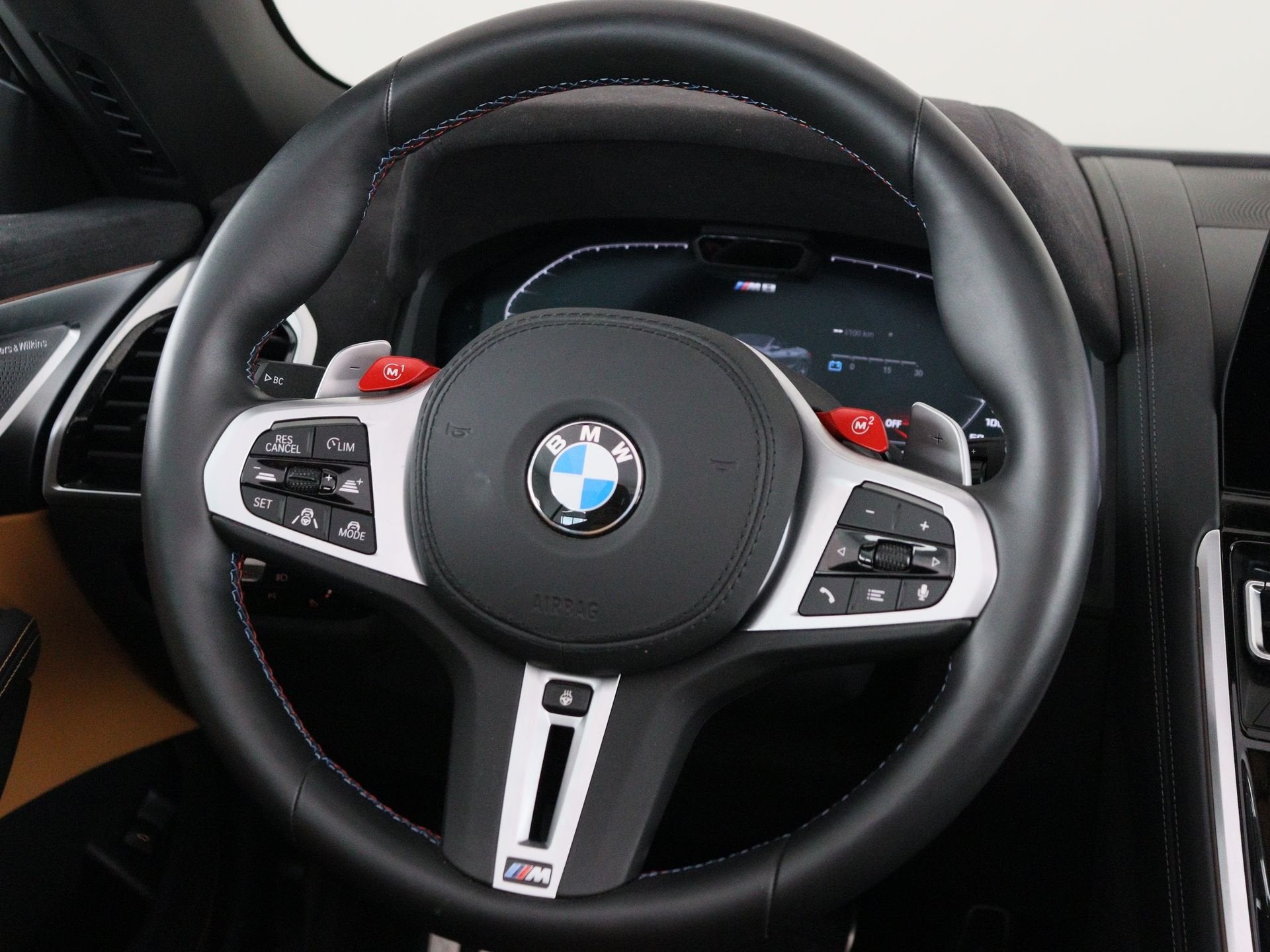 BMW M8 Cabrio (bj 2025, automaat), Automaat, Dealer onderhouden, Gebruikt, Vierwielaandrijving