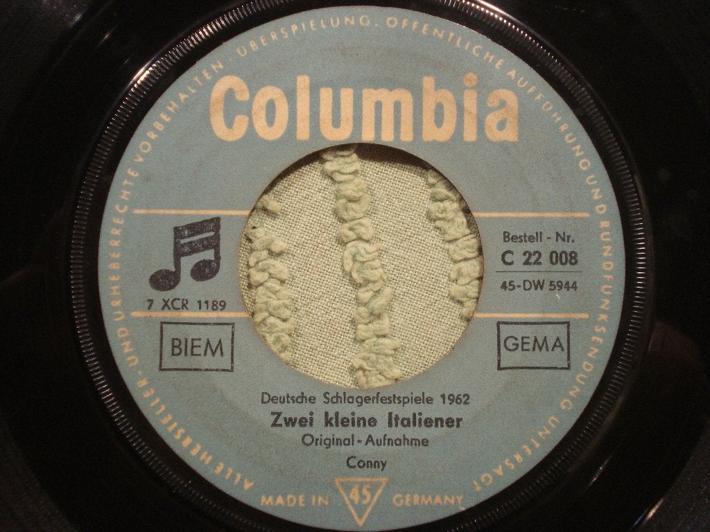 Conny Froboess 7" Vinyl Single: ‘Zwei kleine Italiener’ (D), Ophalen of Verzenden, Gebruikt, 7 inch, Schlager