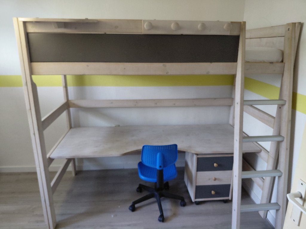 Mooie hoogslaper met bureau, ladenkastje te koop!, Kinderen en Baby's, Kinderkamer | Stapelbedden en Hoogslapers, Ophalen, Zo goed als nieuw