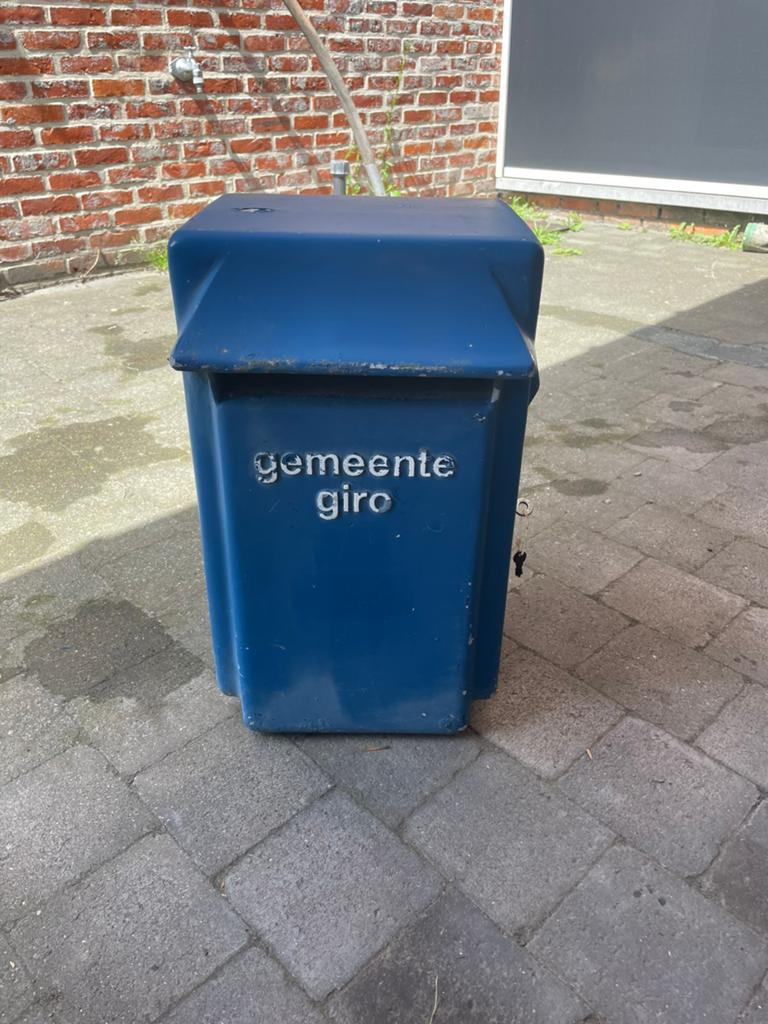 Brievenbus, Ophalen, Zo goed als nieuw