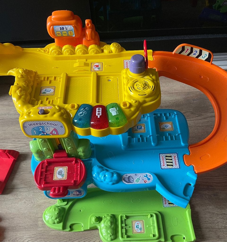 toet toet v-tech mickey mouse/auto en 5 losse autos en banen, ., Ophalen of Verzenden, Zo goed als nieuw, V-Tech Toet Toet