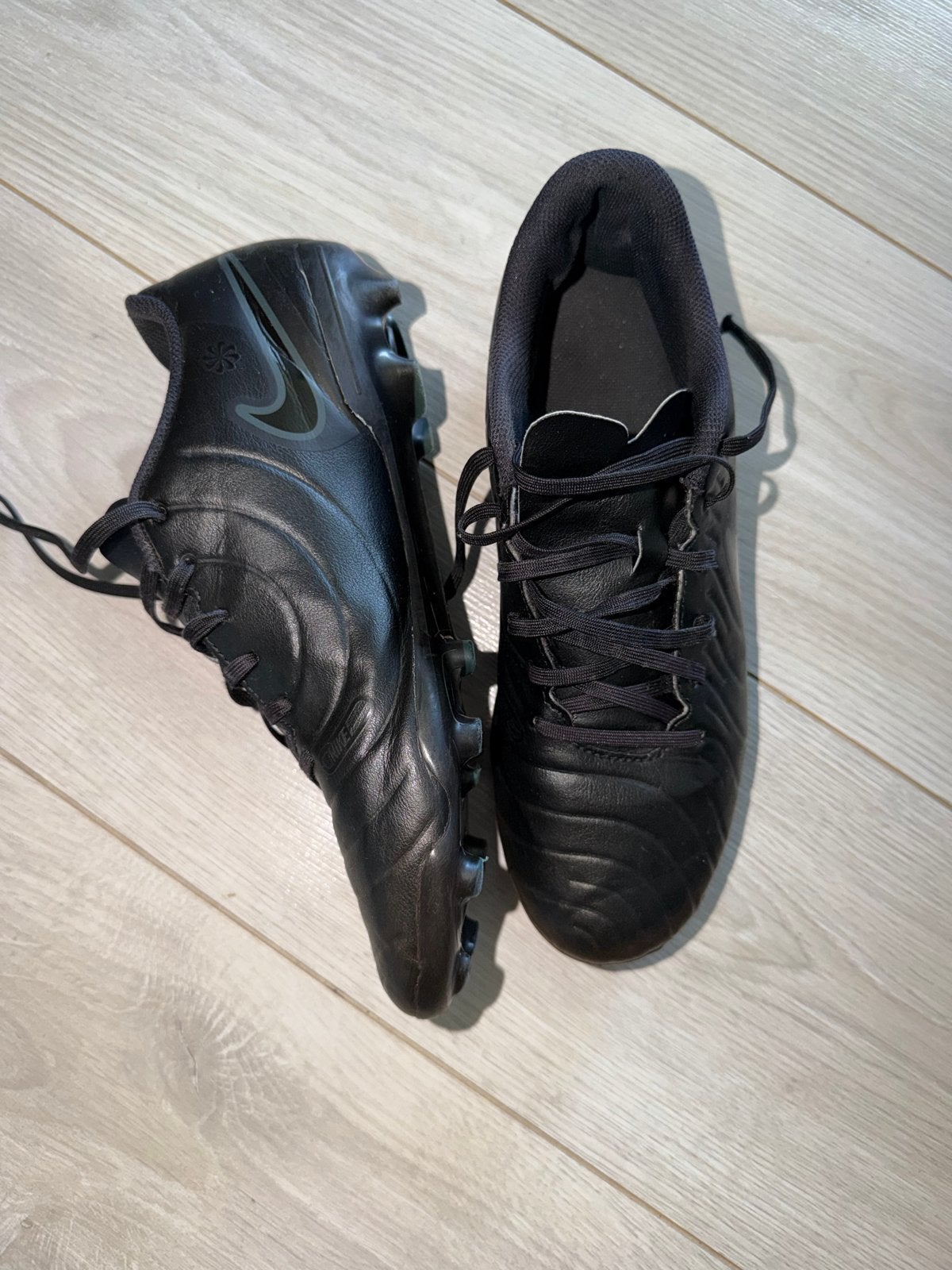 Nike Tiempo voetbalschoenen - Maat 43 in zgan staat, Maat XS of kleiner, Schoenen, Ophalen of Verzenden, Zo goed als nieuw