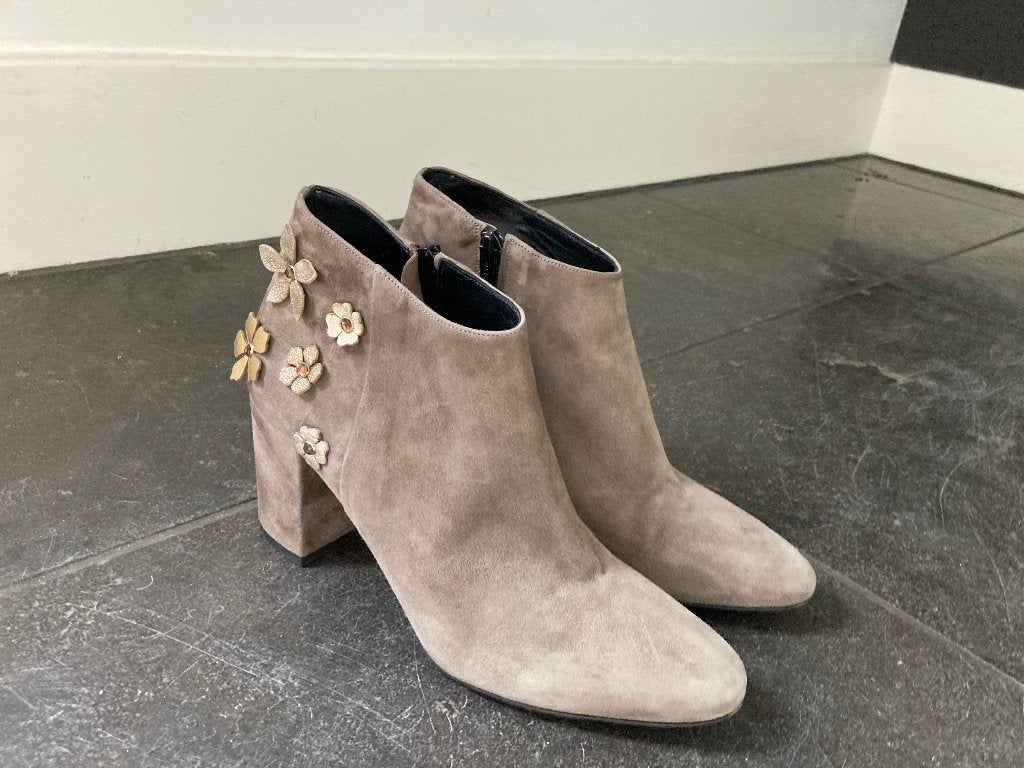 Franco Russo suède enkellaarsjes 39, Kleding | Dames, Schoenen, Bruin, Lage of Enkellaarzen, Zo goed als nieuw, Franco Russo
