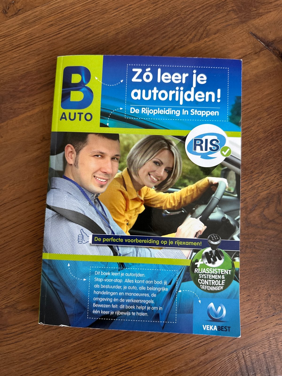 Rijbewijs B: Theorieboek en Leerboek Autorijden (Vekabest), Boeken, Ophalen of Verzenden, Zo goed als nieuw, Overige niveaus, Overige vakken