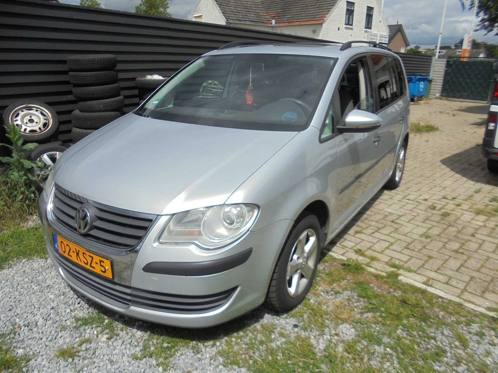 Volkswagen - 2010 - Touran - 1.4 TSI Trendline - 02-KSZ-5, Auto's, Voorwielaandrijving, Euro 5, Gebruikt, 4 cilinders