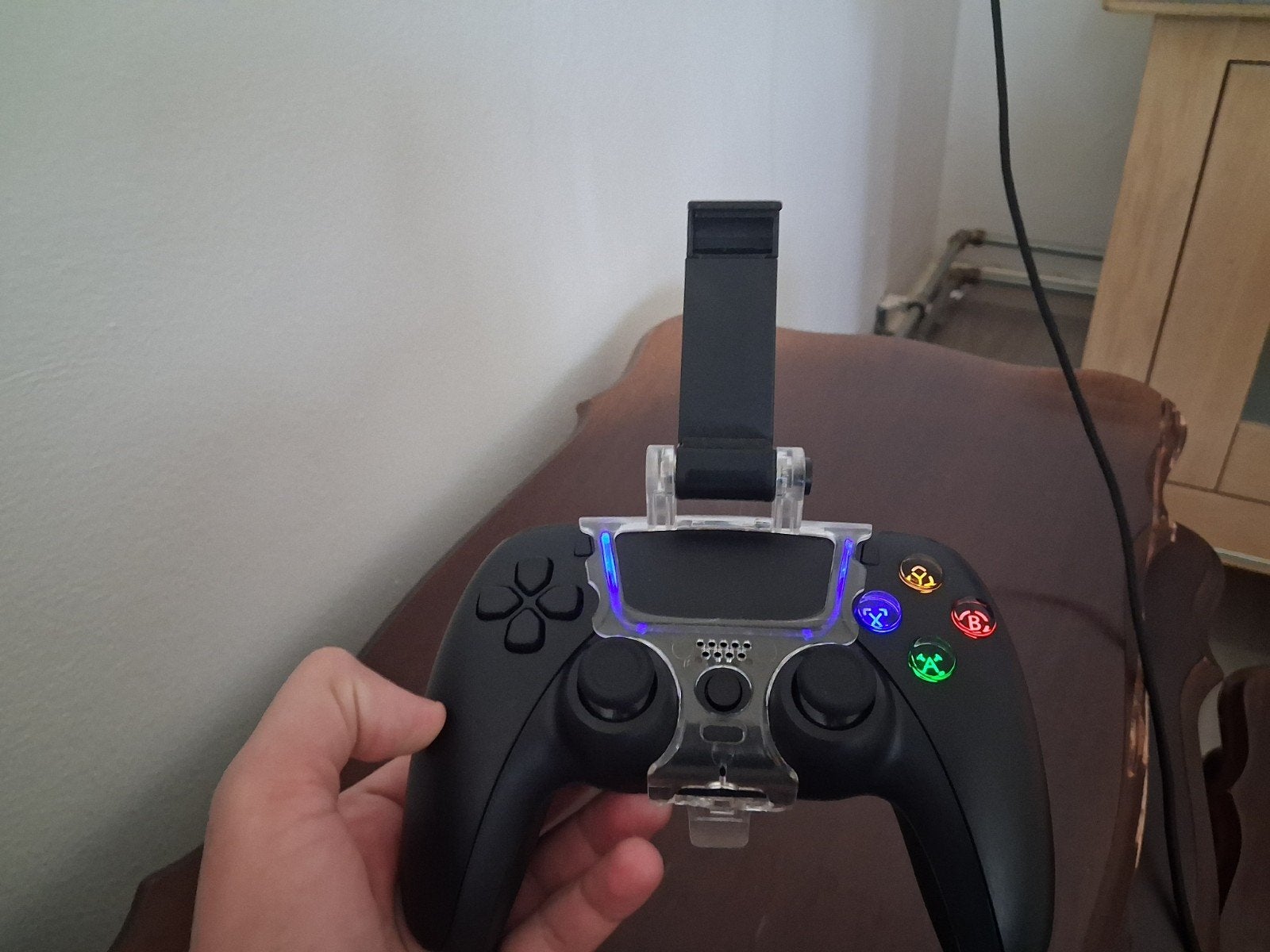 PS4/PC/Android bluetooth controller with phone holder, Computers en Software, Joysticks, Ophalen