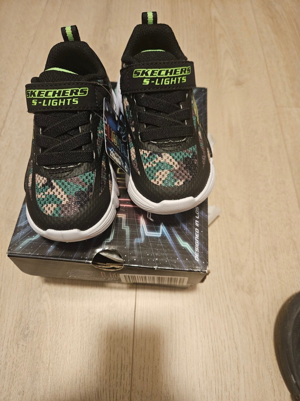 Skechers S-Lights met lichtjes, maat 23, nieuw in doos, Jongen of Meisje, Schoenen, Nieuw, Skechers