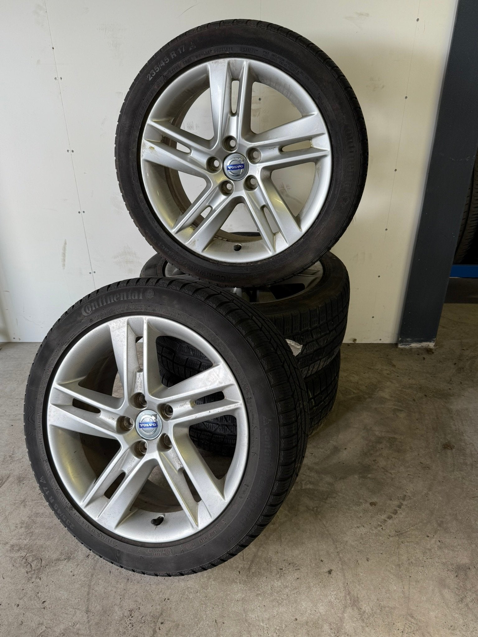 17'' Sadia - V60 - Continental Winter contact - 235/45 R17