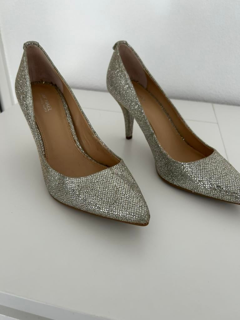 Micheal kors pump mt 7,5, Kleding | Dames, Schoenen, Ophalen of Verzenden, Zo goed als nieuw, Zwart