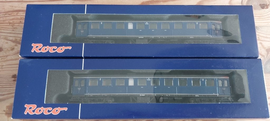 Roco set 64021 NS Mat24 2e klas rijtuigen B5218 en B5227., Gelijkstroom, Analoog, Ophalen of Verzenden, Roco