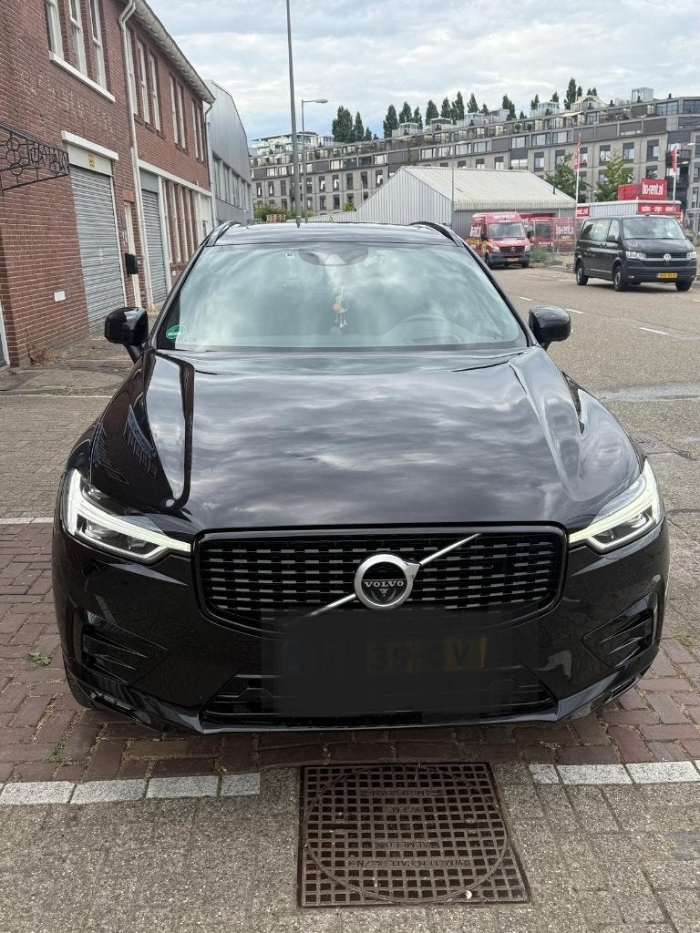 Volvo XC60 B5 250pk Geartronic Mild Hybrid 2020 Zwart, Auto's, Volvo, Dealer onderhouden, 4 cilinders, 1969 cc, Parkeerassistent