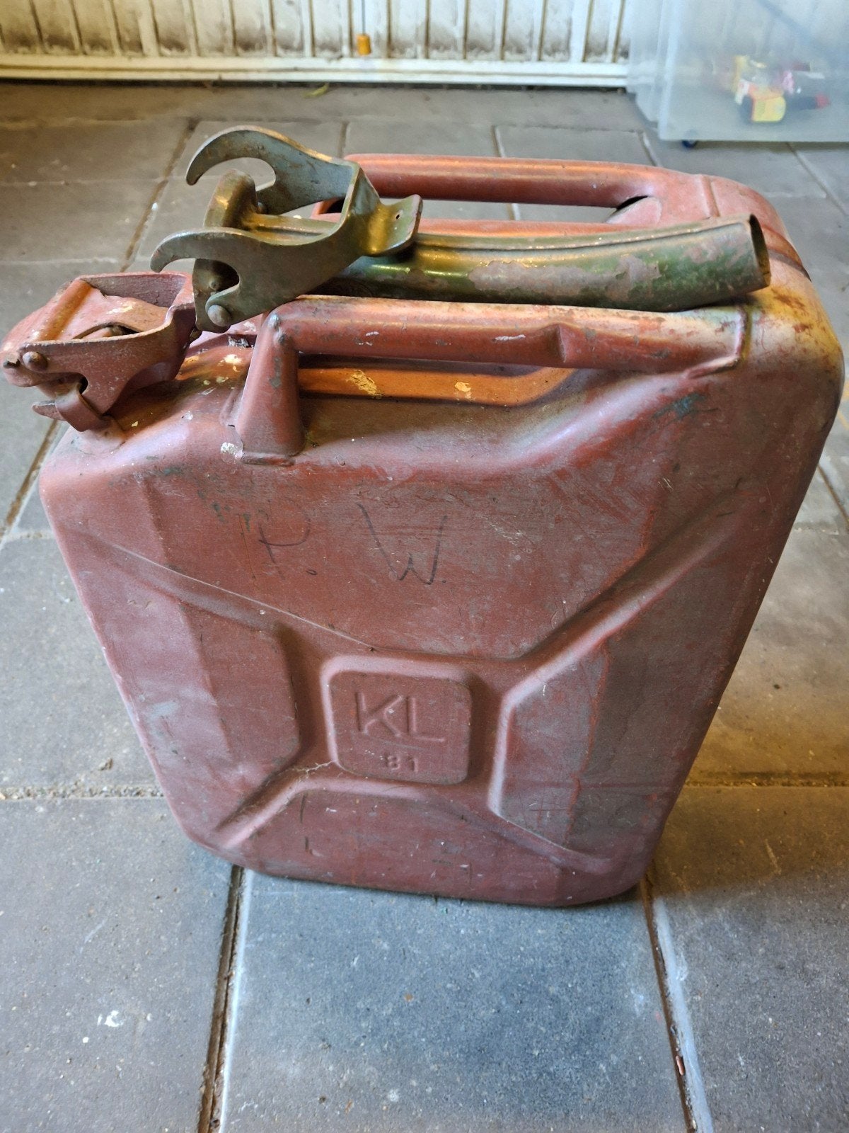 Vintage metal jerrycan - 20 liter, Auto diversen, Ophalen